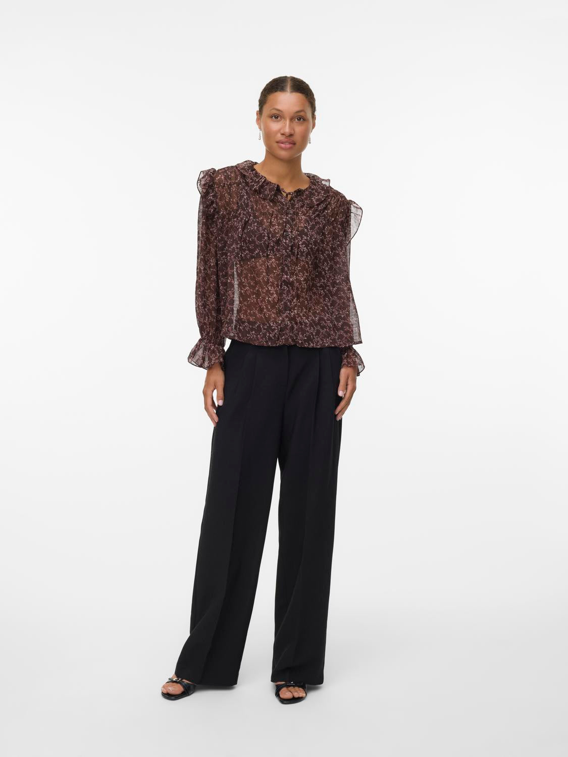 model_shot-front